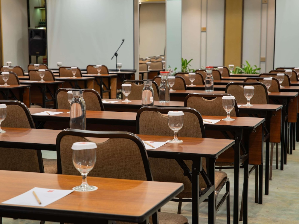 Ibis Bandung Pasteur 37/57