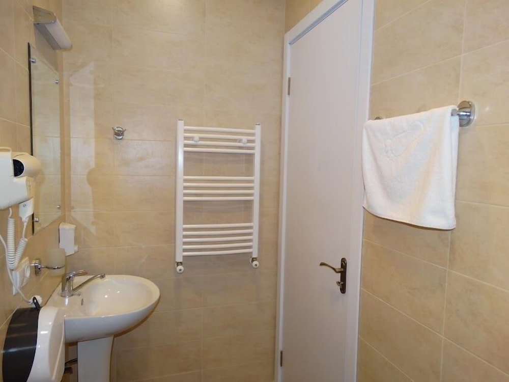 Hotel Iveria 42/50