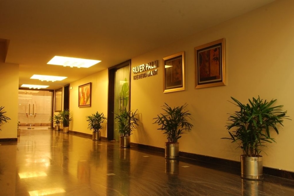 HOTEL SOFTEL PLAZA 12/50