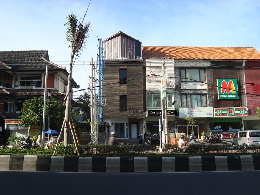 Bali Caps Hostel 3/26