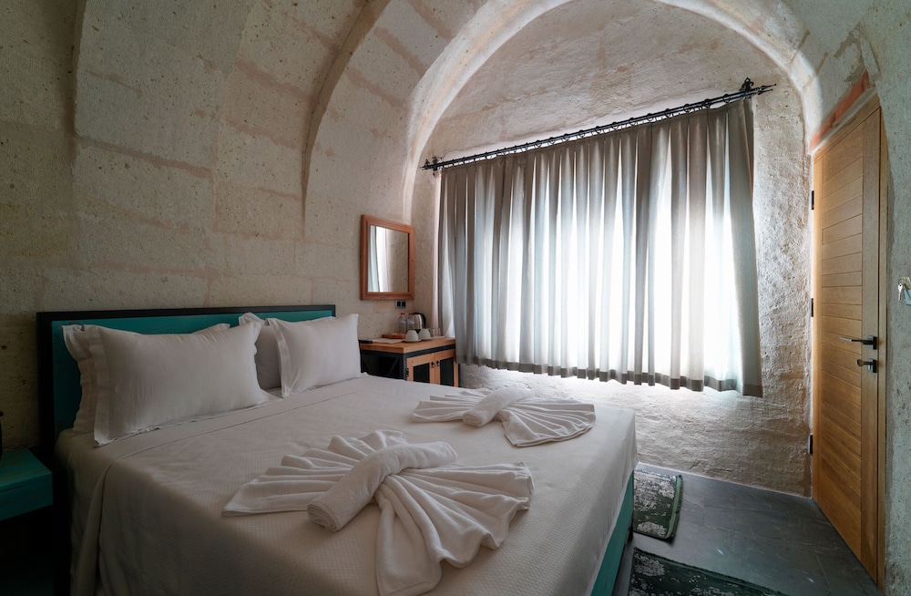 The Niche Cave Hotel +12 Adult 8/50