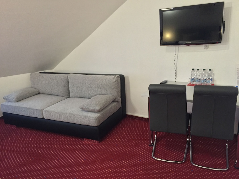 Wincent Hotel 25/50