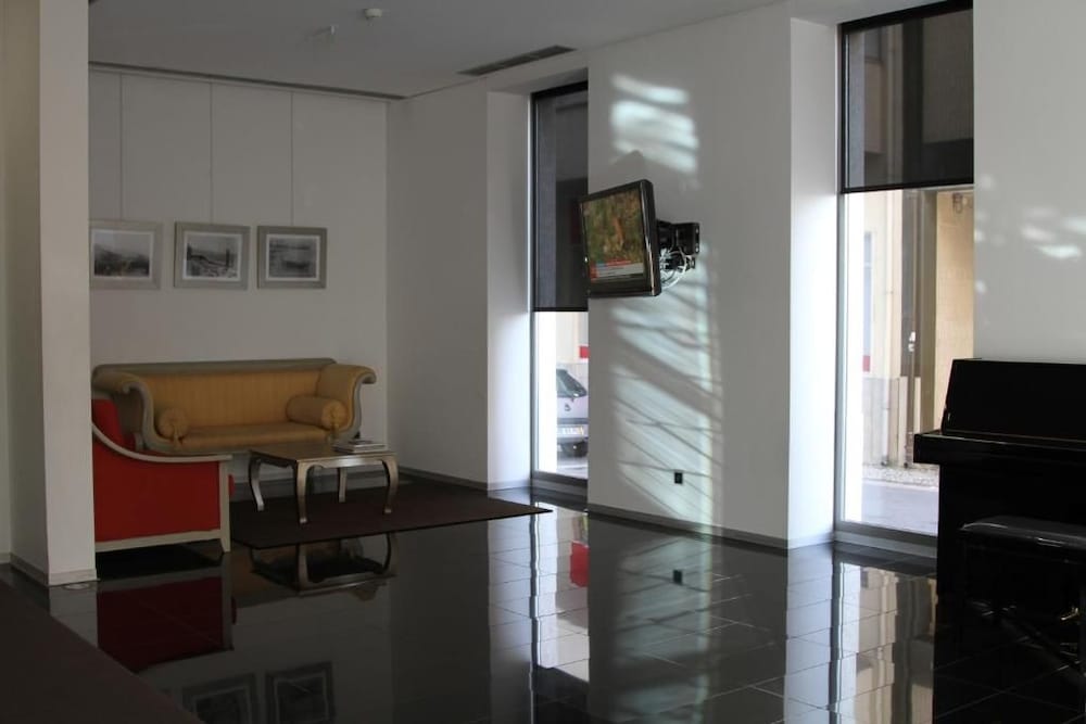 Lazza Hotel 33/45