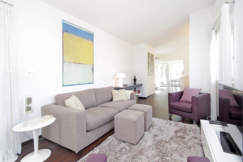 Crispi Luxury Apartments - My Extra Home 12/30
