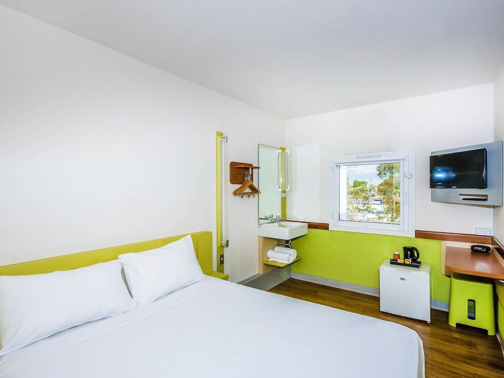 Ibis Budget Dandenong 15/65