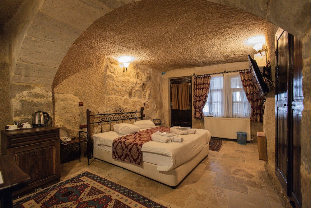 DELUXE, DOUBLE BED