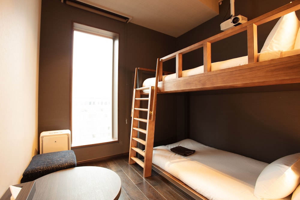 J Hotel Tokyo GEO 11/17