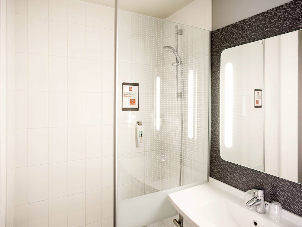 Ibis Pau Lescar 49/50