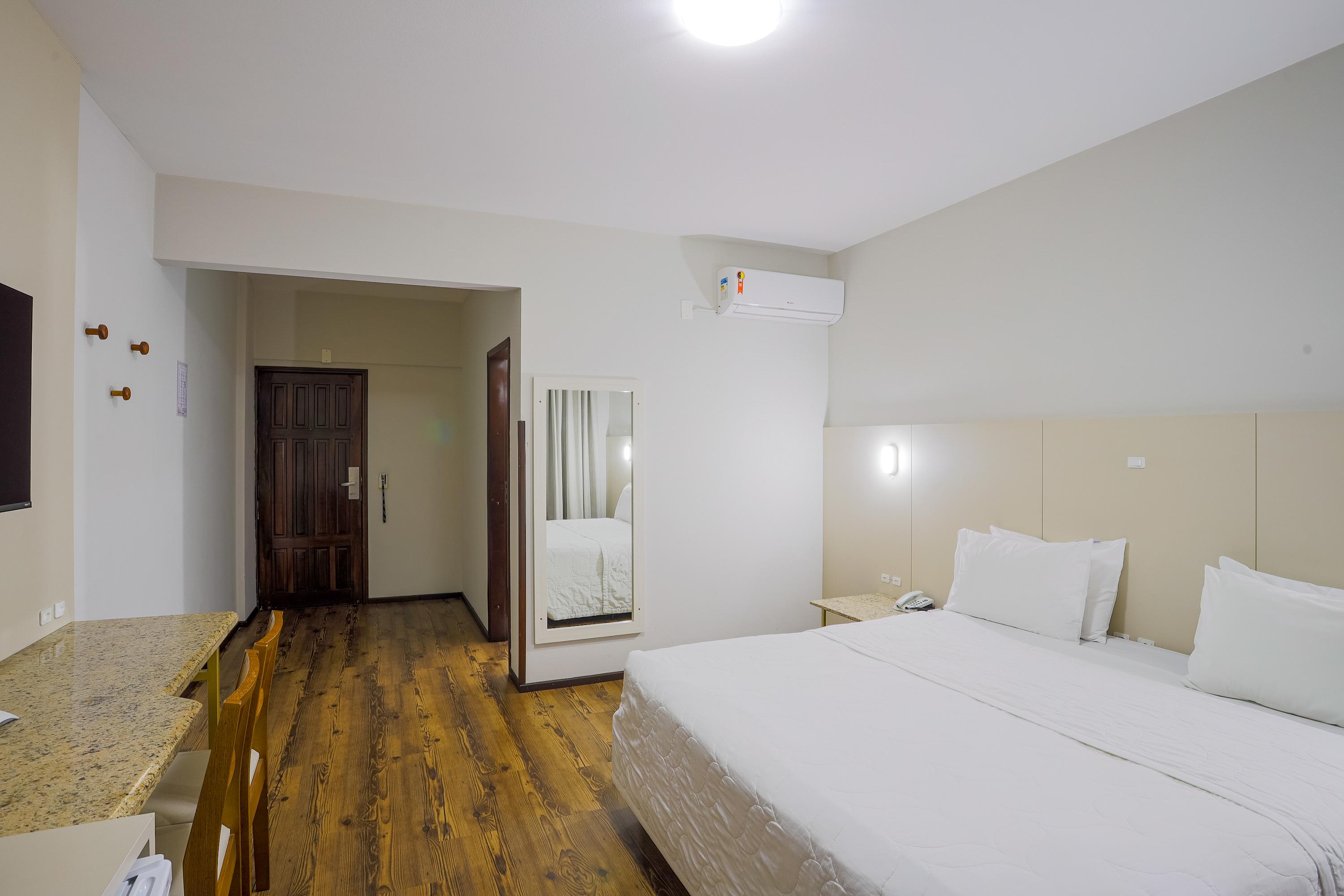 Apartment, Street View