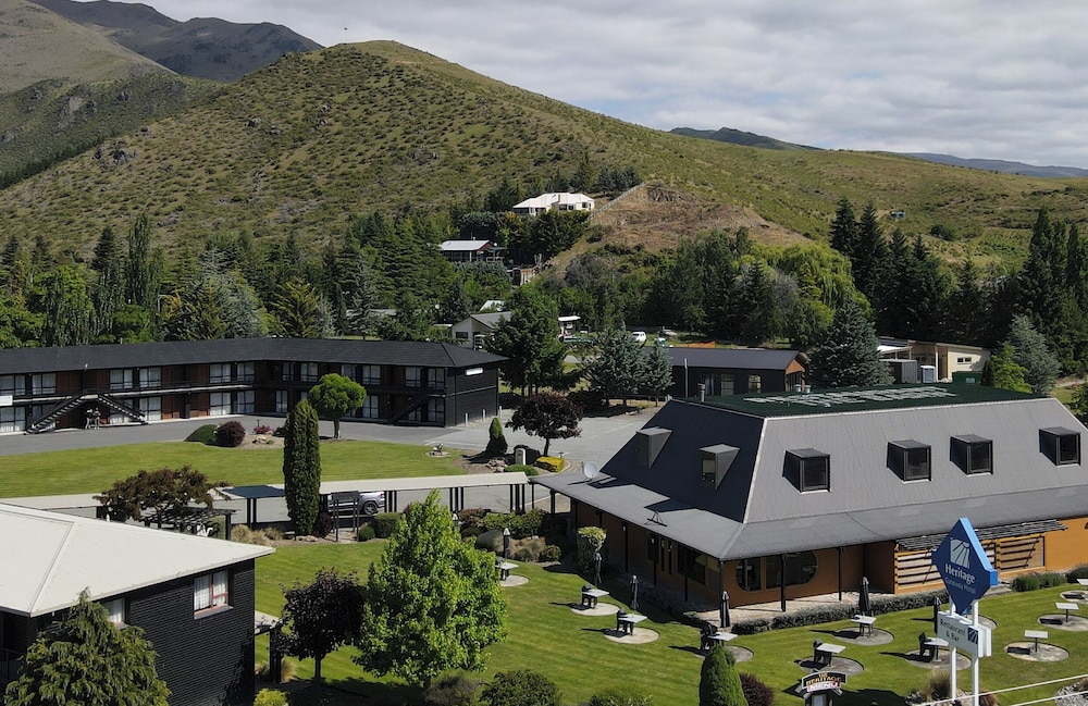 Heritage Gateway Hotel 49/55