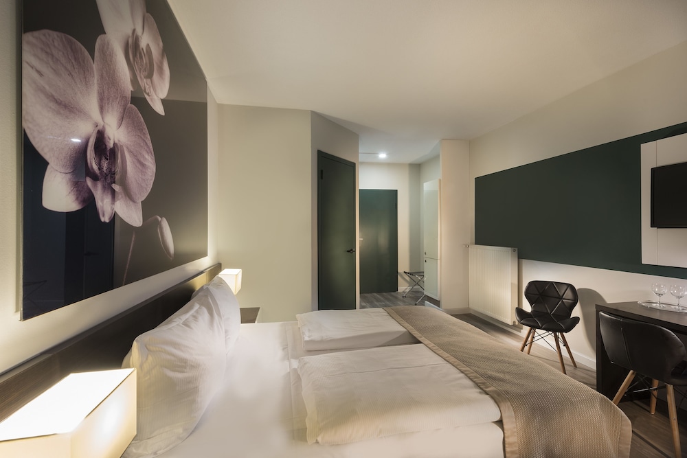 Days Inn by Wyndham Dessau 5/21