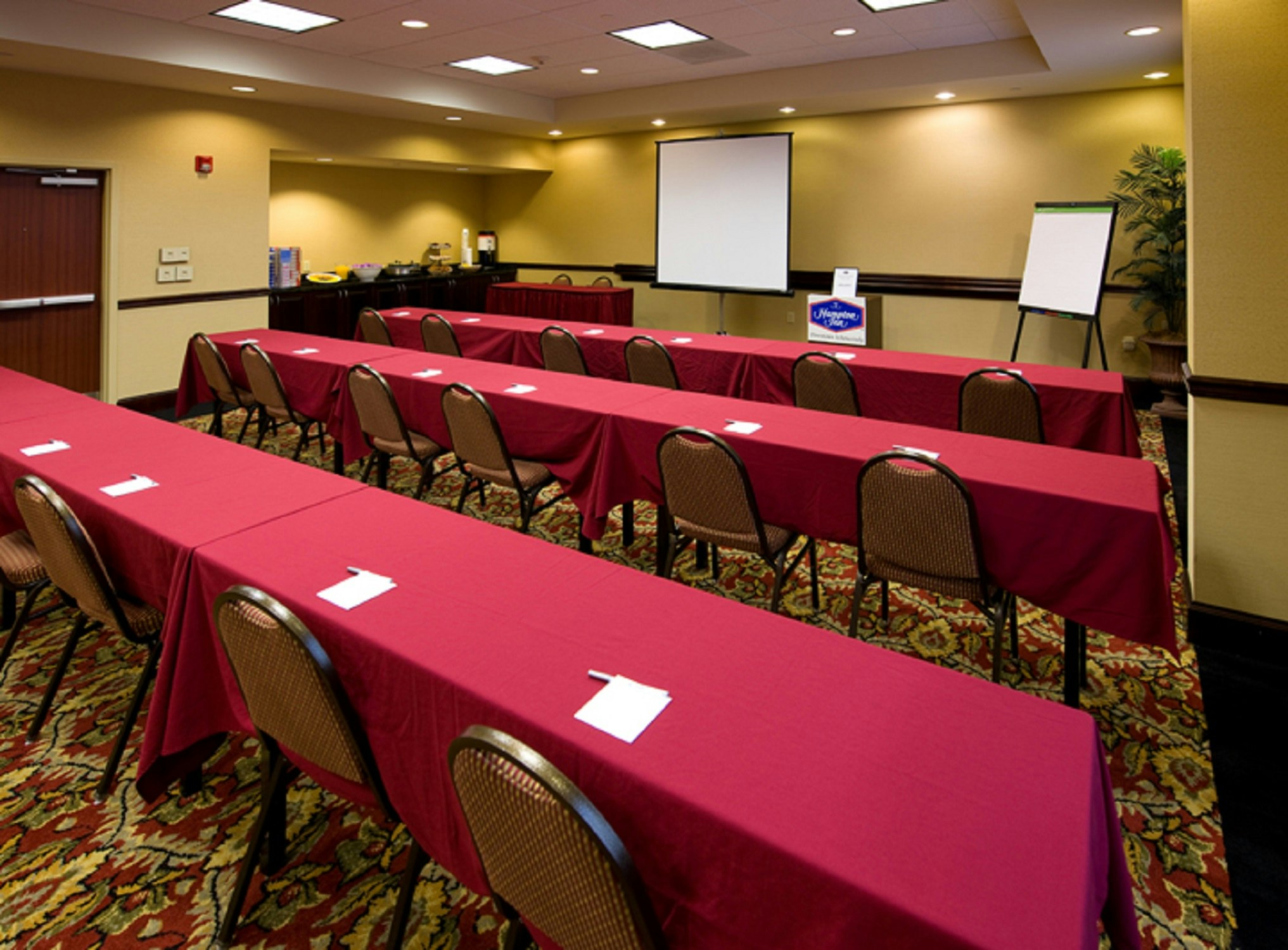 Hampton Inn Schenectady 39/48