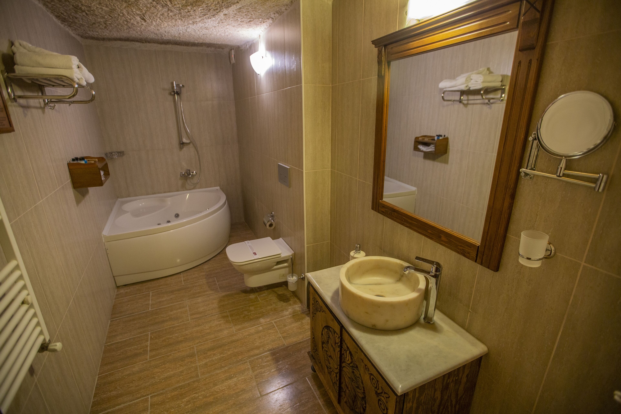 CAVE, DOUBLE BED