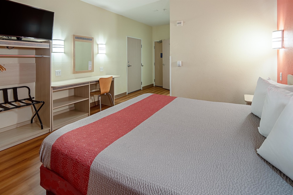 Motel6 Anchorage, AK - Midtown 15/39