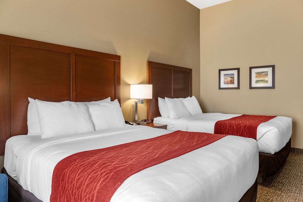 Comfort Inn & Suites Augusta KS 7/31