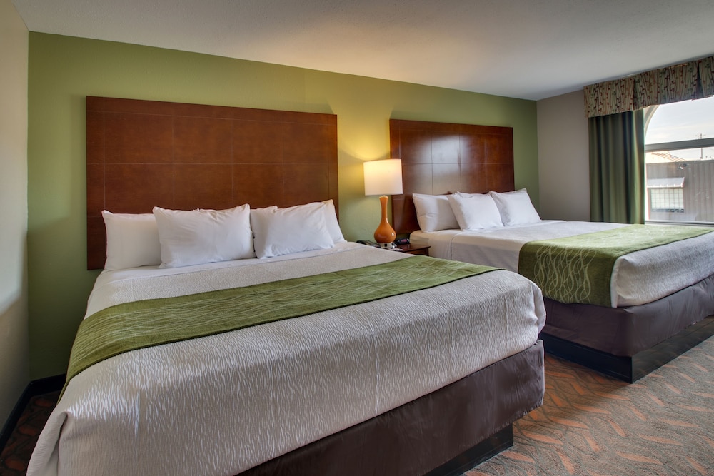 Greenfield Inn and Suites Elizabethtown KY I65 Exit 94 19/62