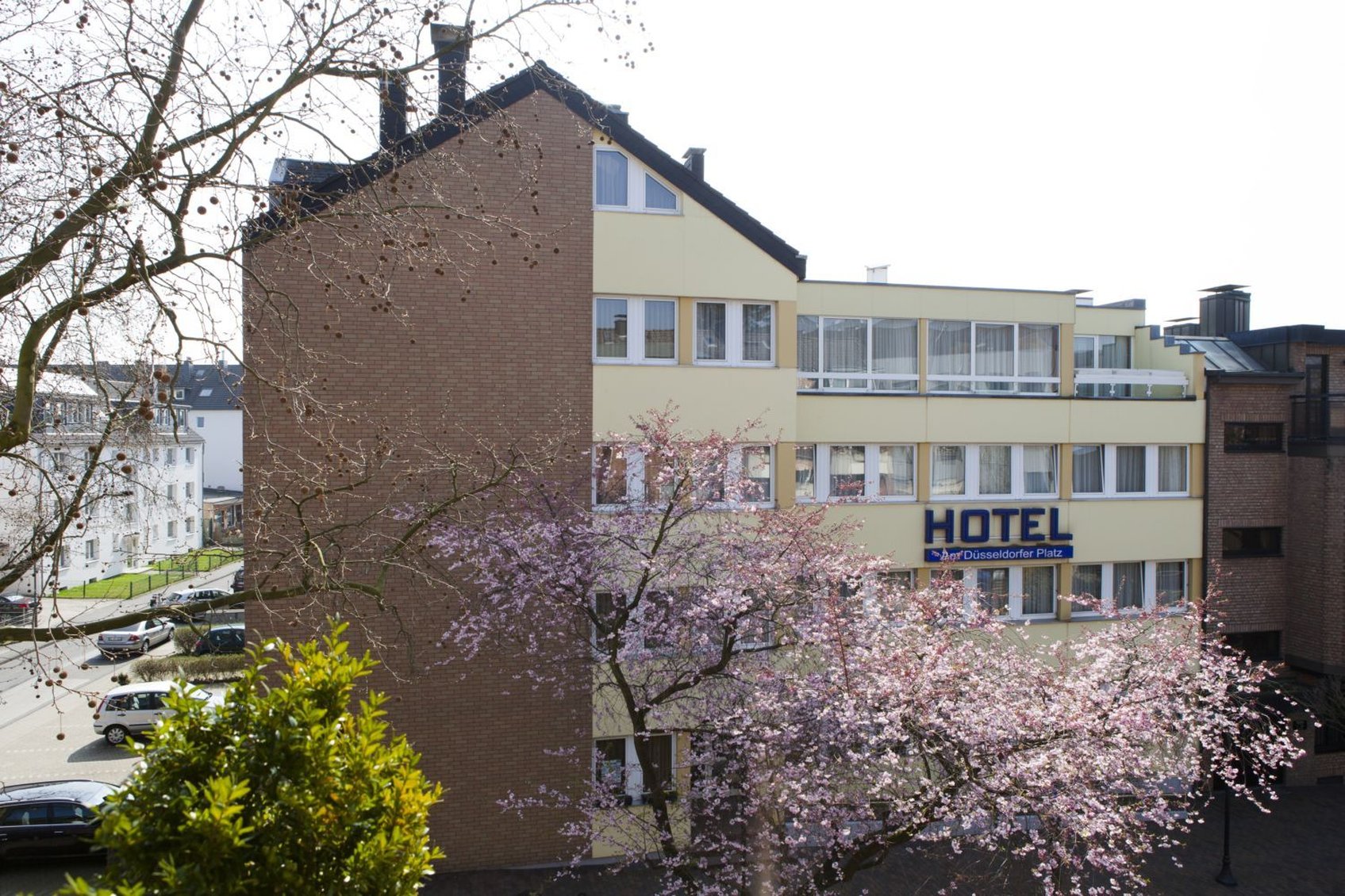 Hotel Am Dusseldorfer Platz 2/8