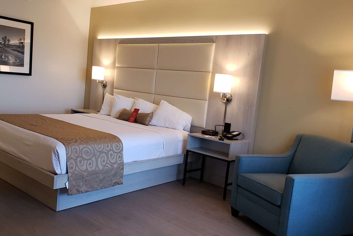 Ramada by Wyndham Burbank Airport 11/51