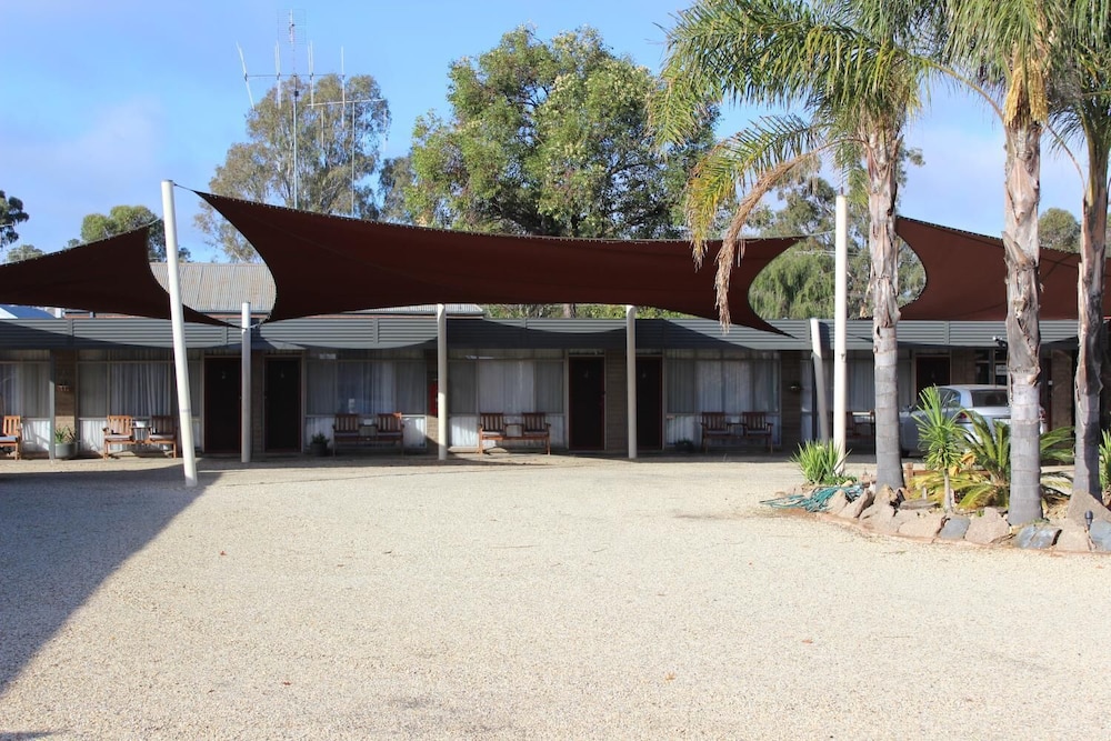 Thomas Lodge Motel 1/49