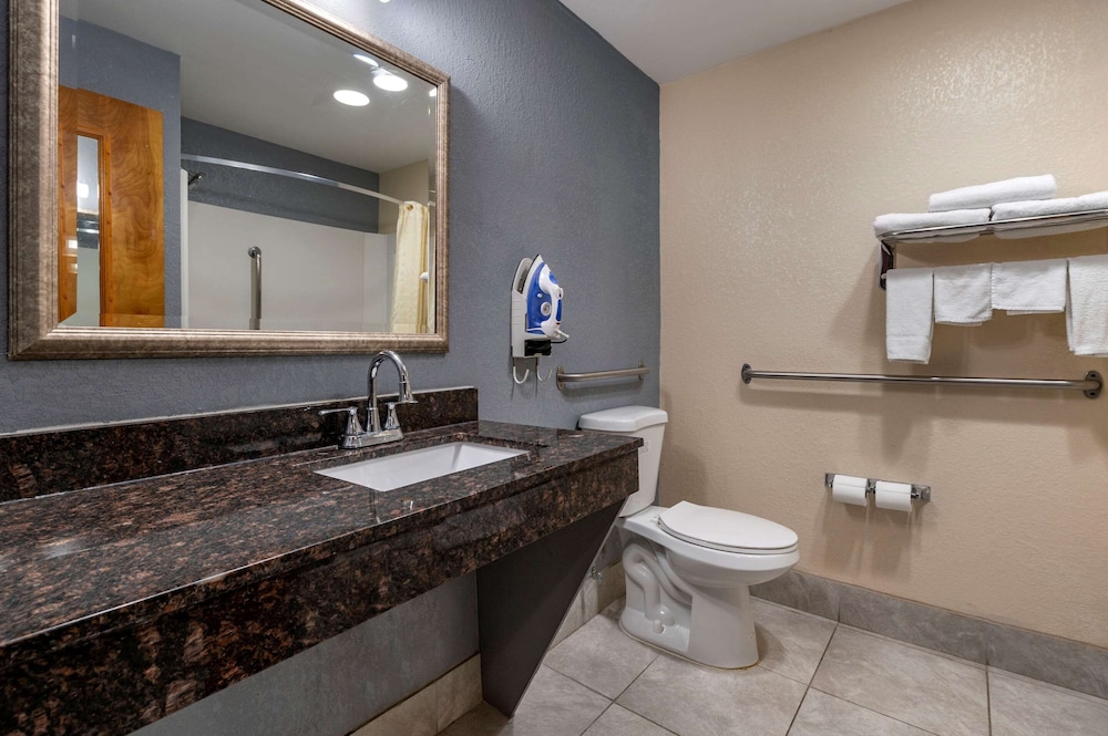 Econo Lodge Lafayette 18/57