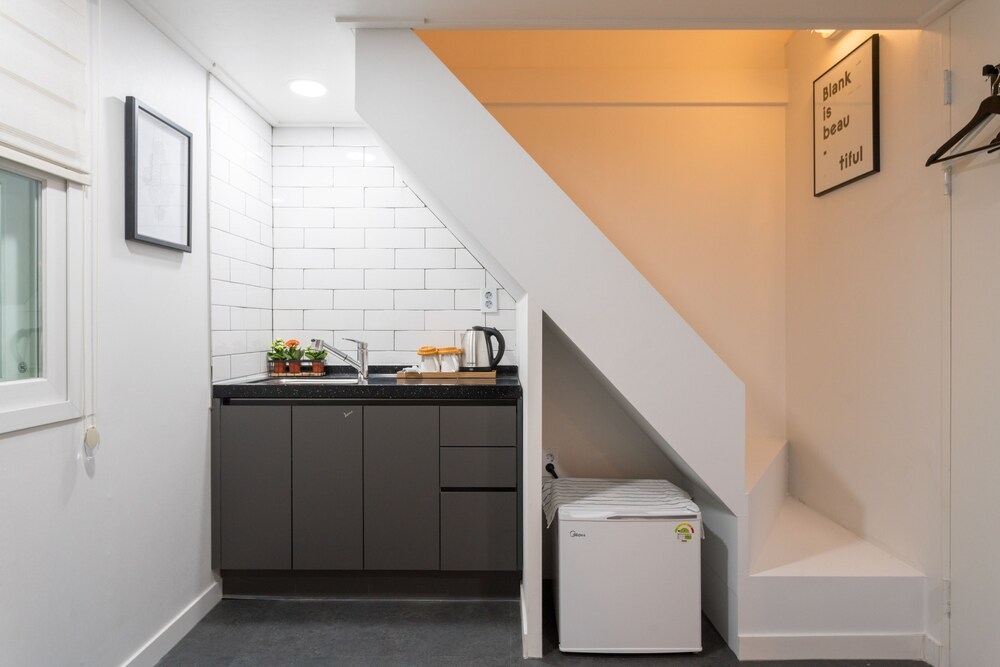 Mono House Hongdae 2 41/71