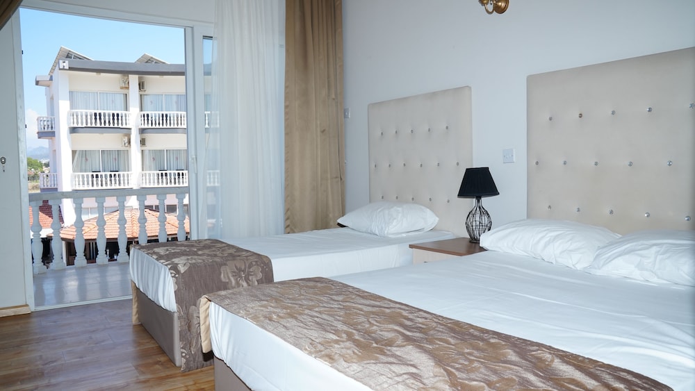 Sempati Hotel 8/44