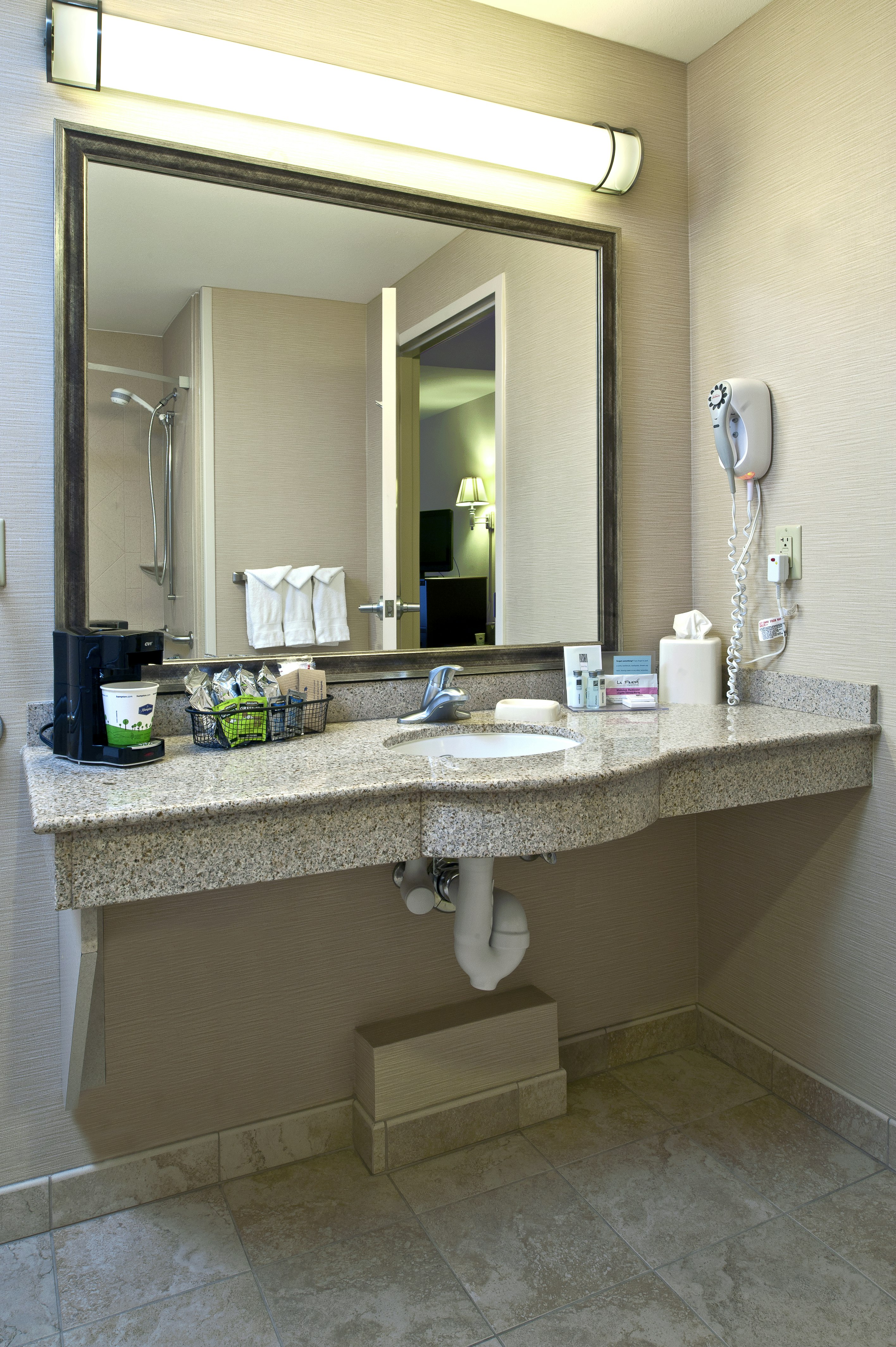 Hampton Inn and Suites Prescott Valley 67/68