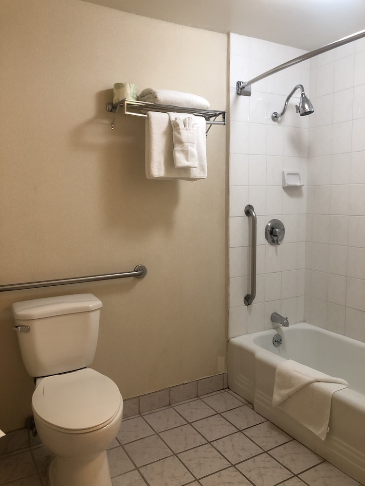Mikado Hotel 39/40