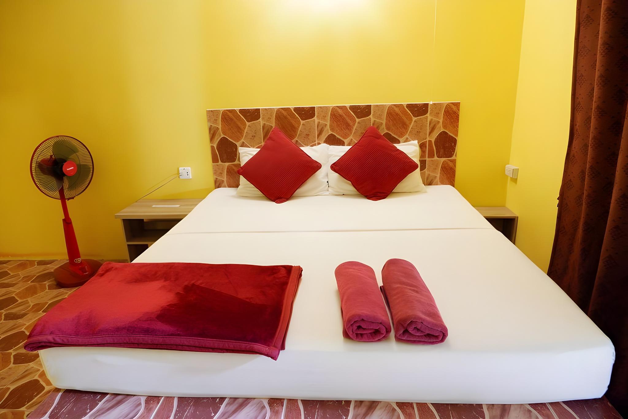 Room, with Fan
