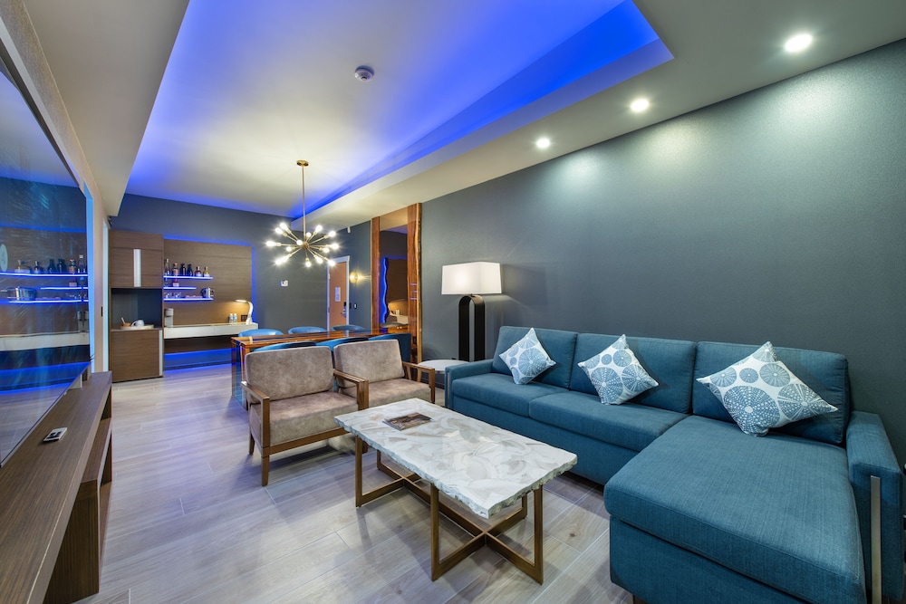 Shade Hotel Manhattan Beach 30/50