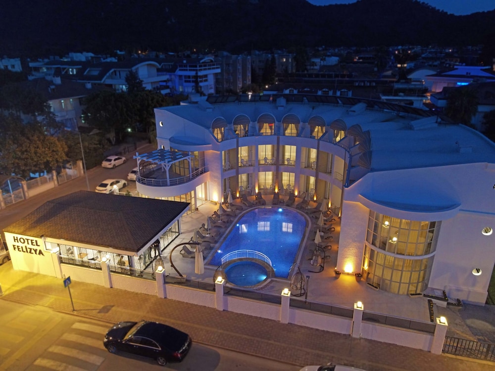 Tokay Hotel 10/50
