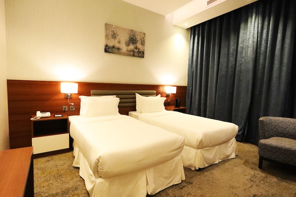 EVA Hotel 9/38