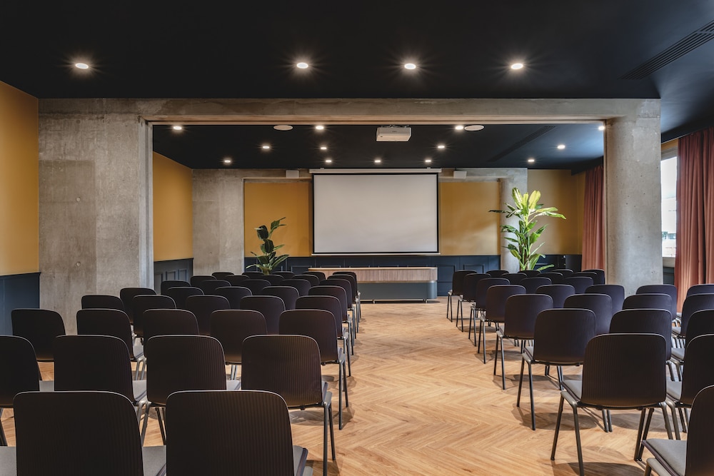 Moxy Paris La Villette 42/56