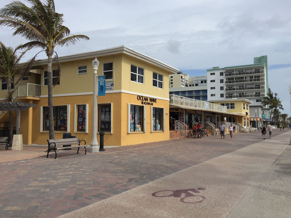 La Terrace Oceanfront 38/50