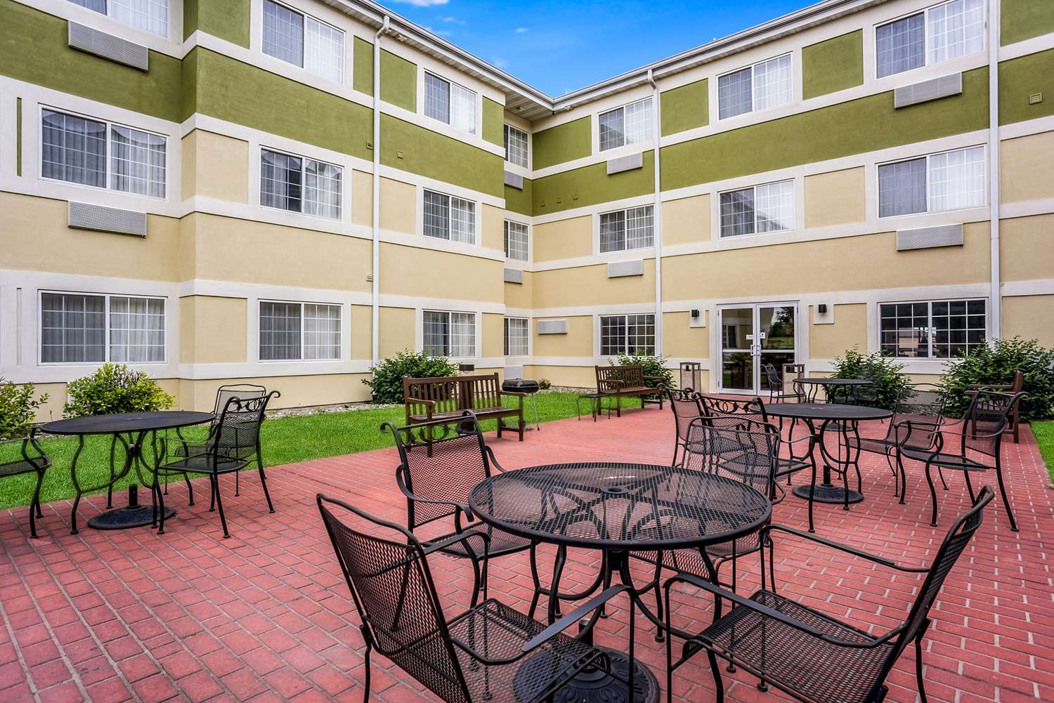 MainStay Suites Cedar Rapids North - Marion 20/22