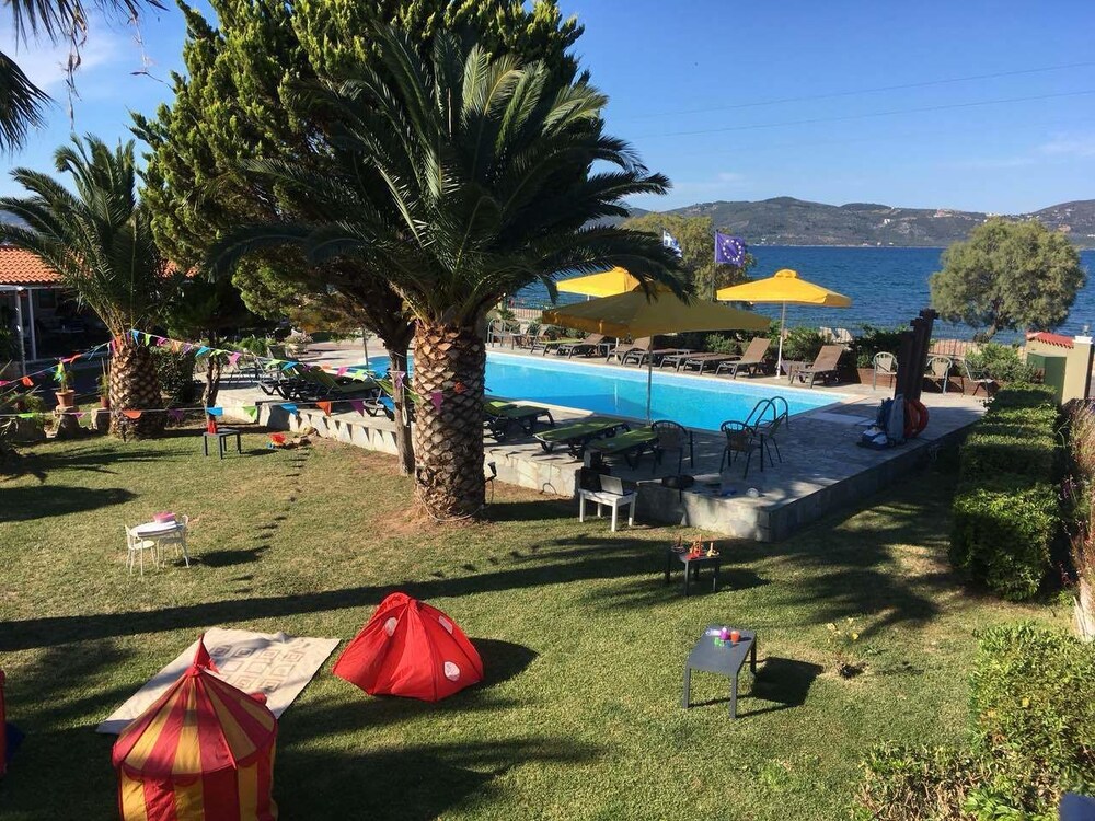 Ariadnes Holiday Accommodation I 48/50