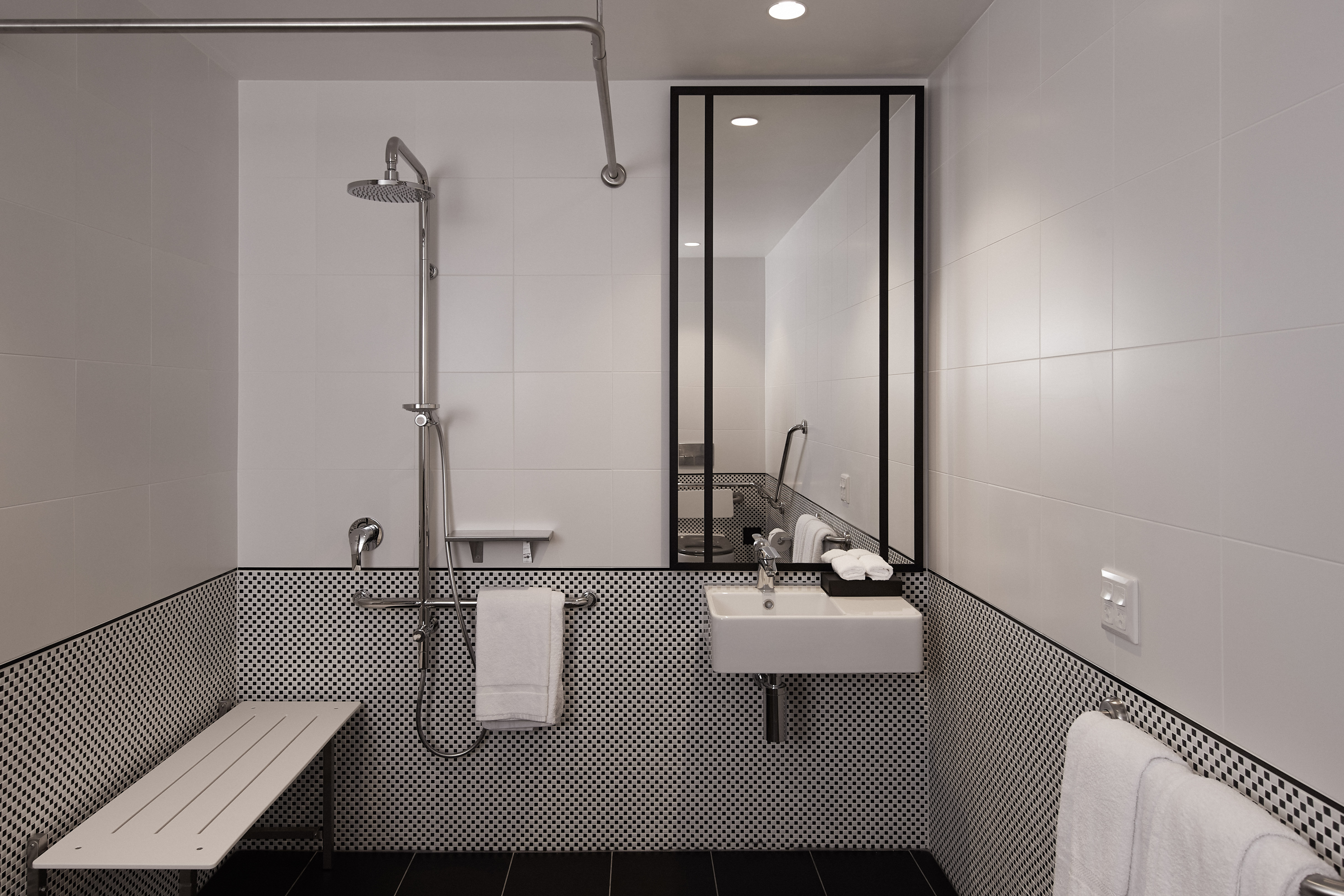Hotel X Brisbane Fortitude Vly Vignette Colllection 81/82
