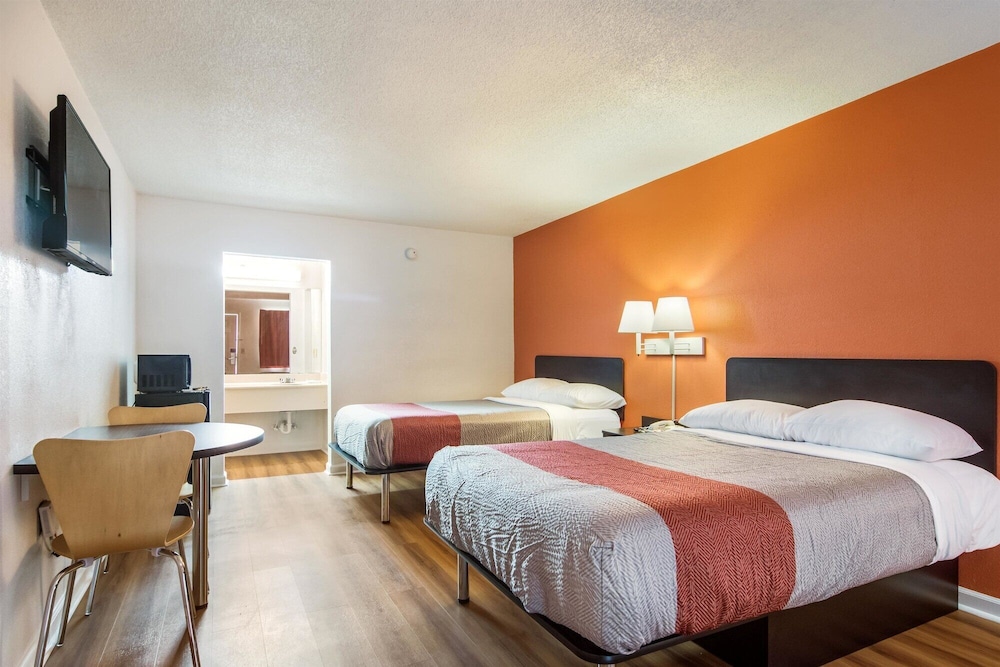 Deluxe, 2 Double Beds