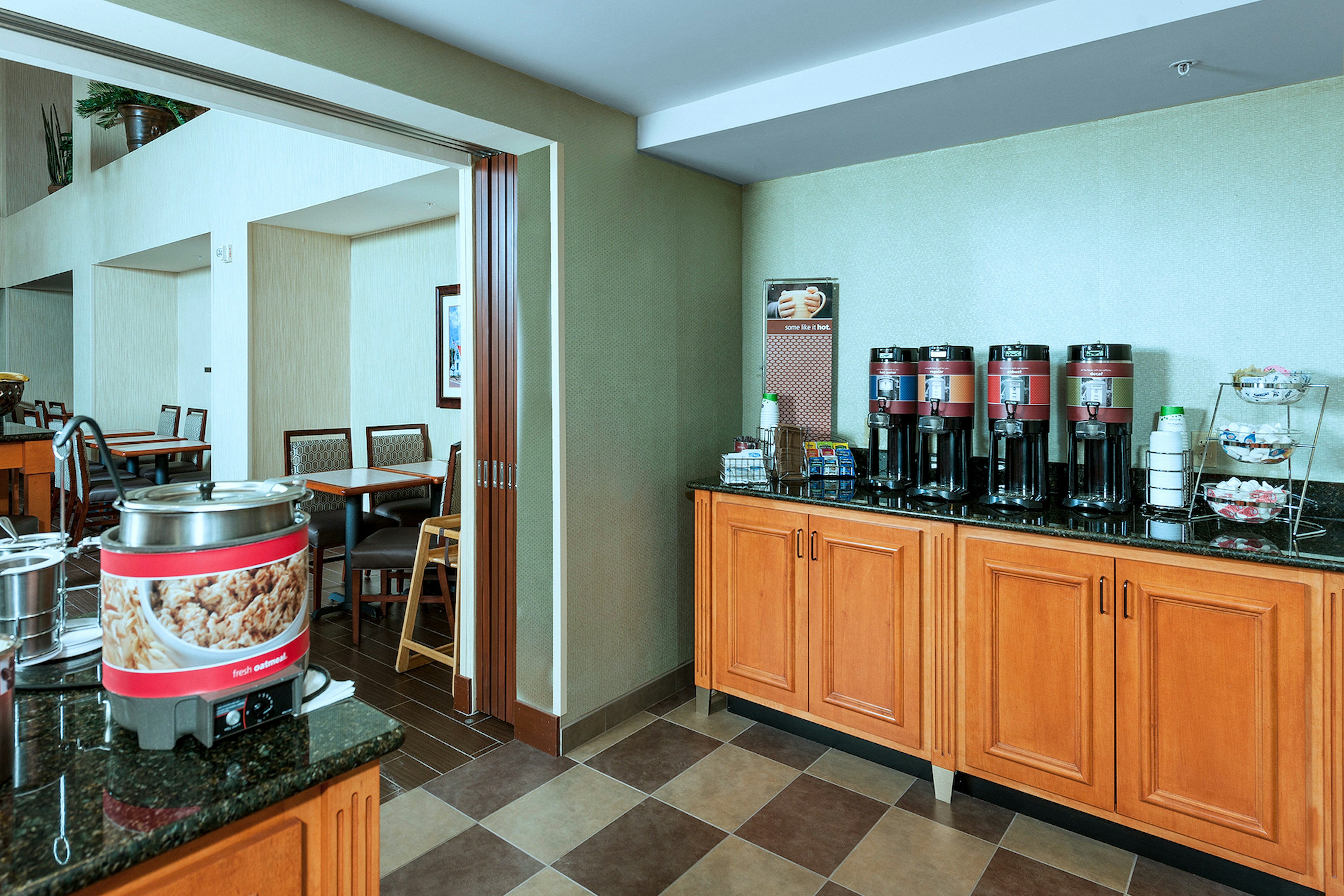 Hampton Inn & Suites Rockland 38/81