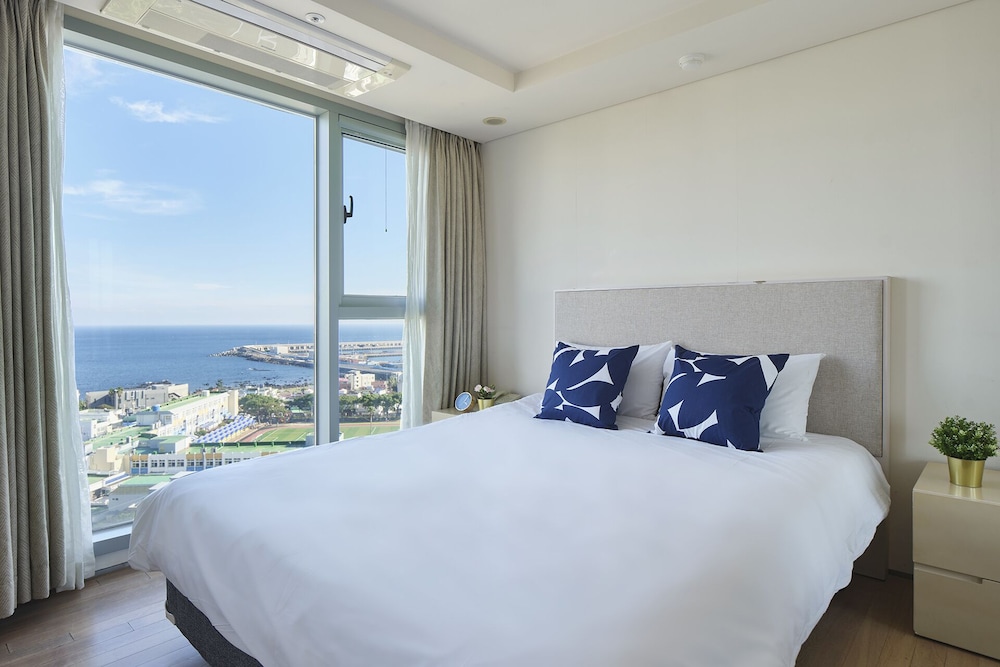 The Island Blue Hotel 13/50