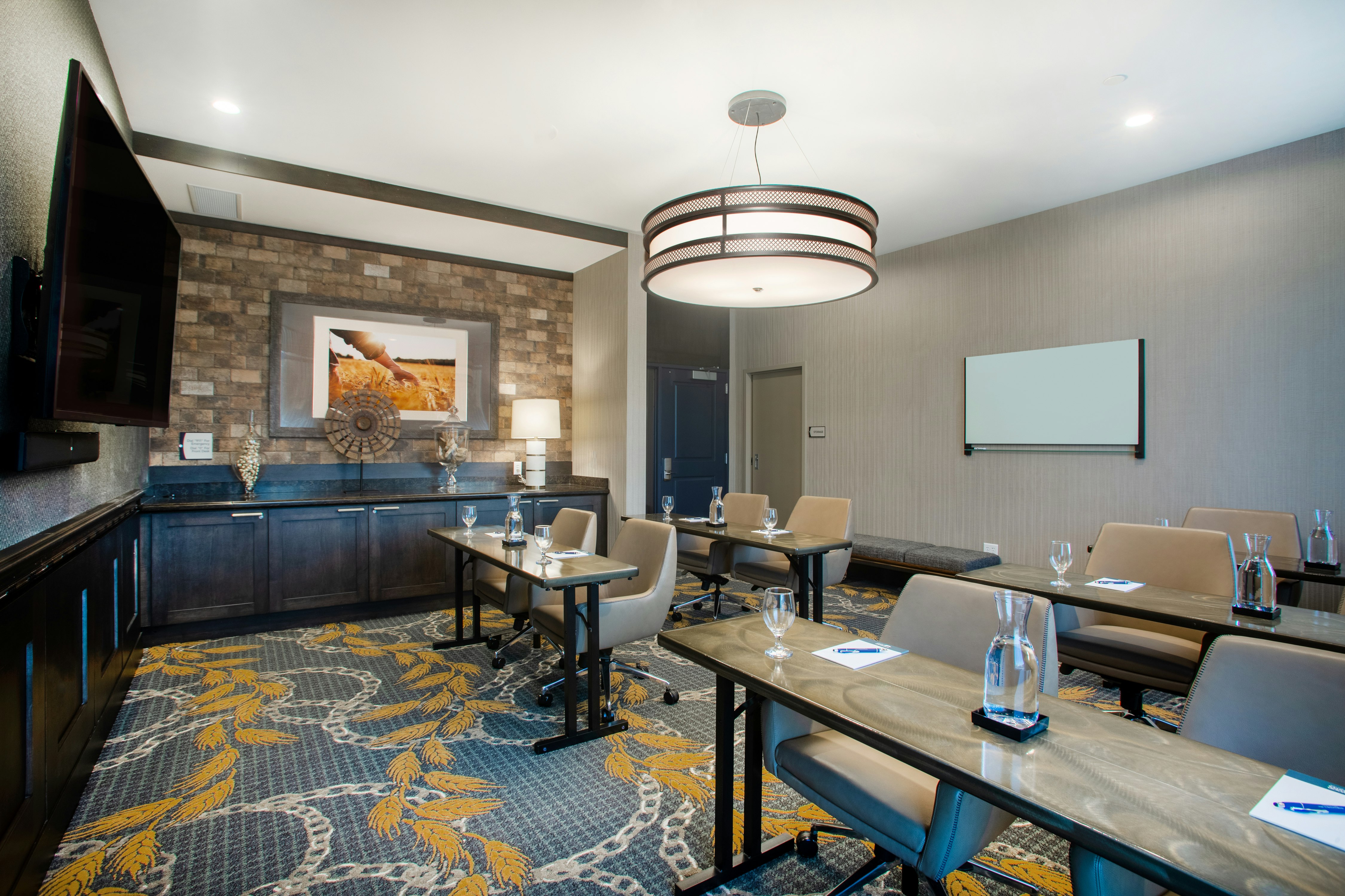Homewood Suites By Hilton Salina Downtown Ks 27/27