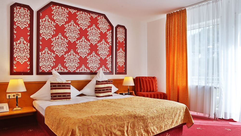 DELUXE, DOUBLE BED, BALCONY