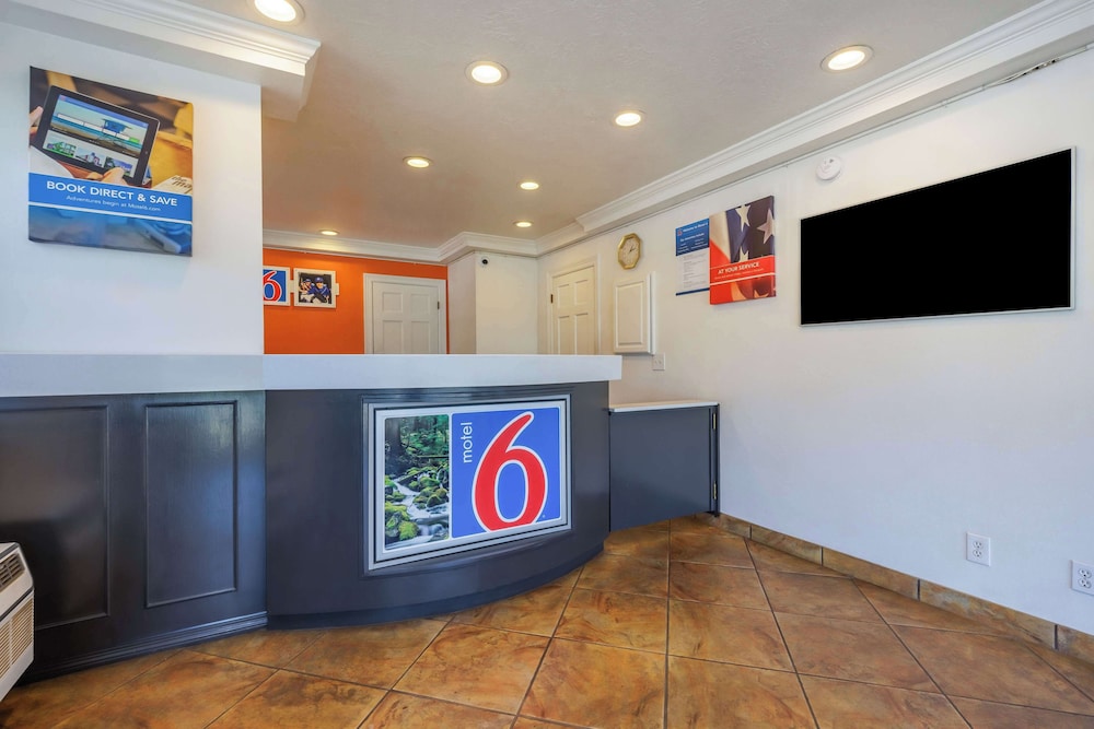 Lobby at Motel6 Canby, OR, CANBY - OR