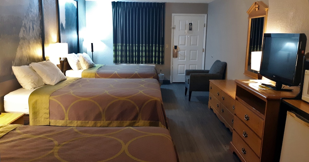 Super 8 by Wyndham Fort Chiswell Wytheville Area 13/33