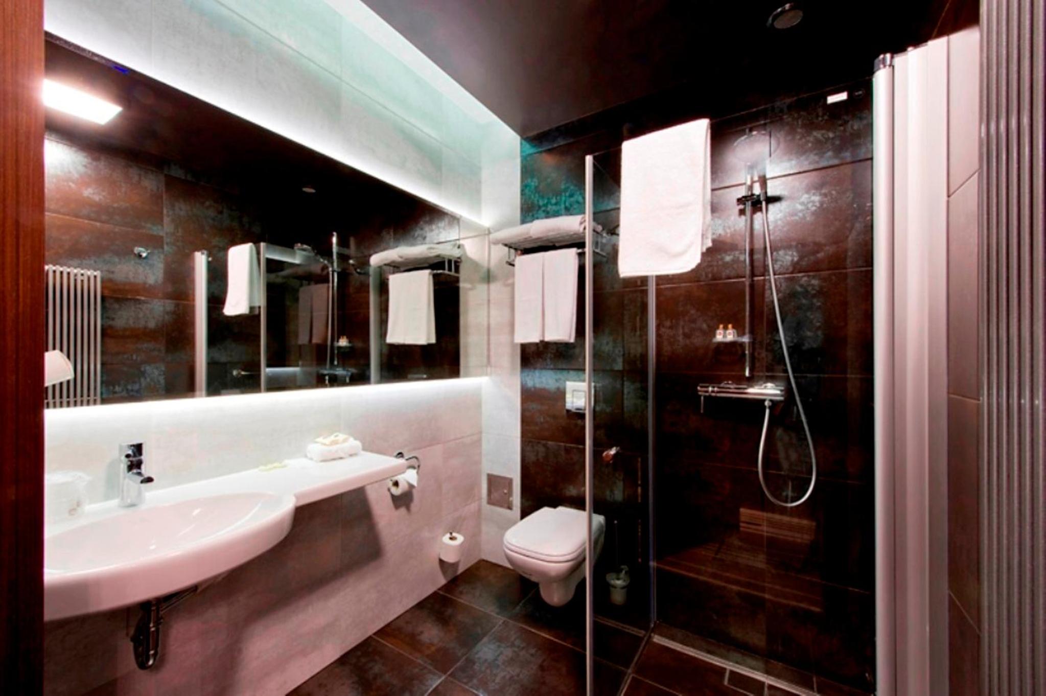HOTEL SYMFONIA(EX. BEST WESTERN Symfonia Hotel) 47/50