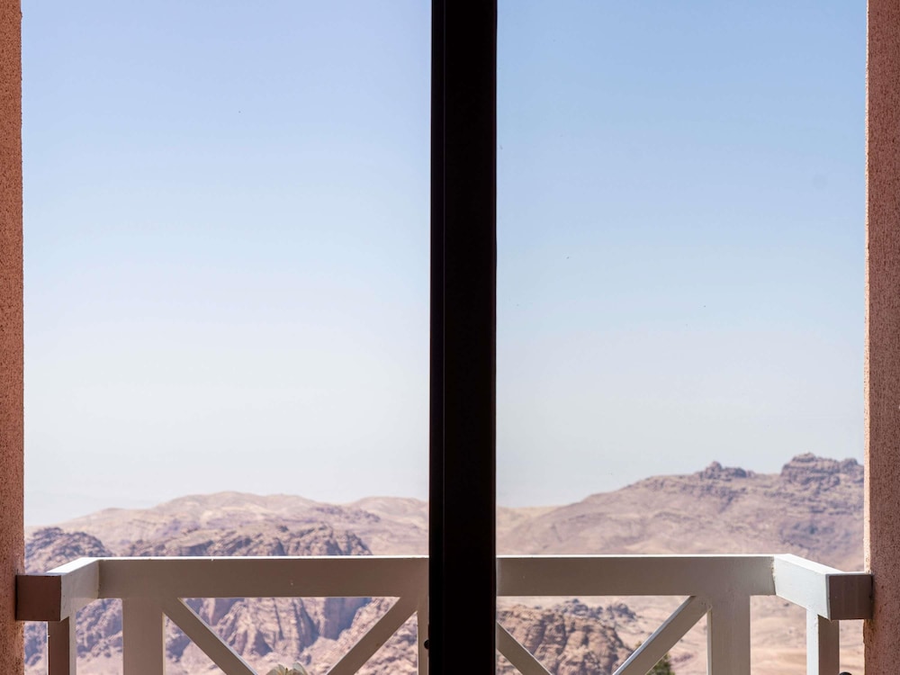 Grand Mercure Petra 88/91