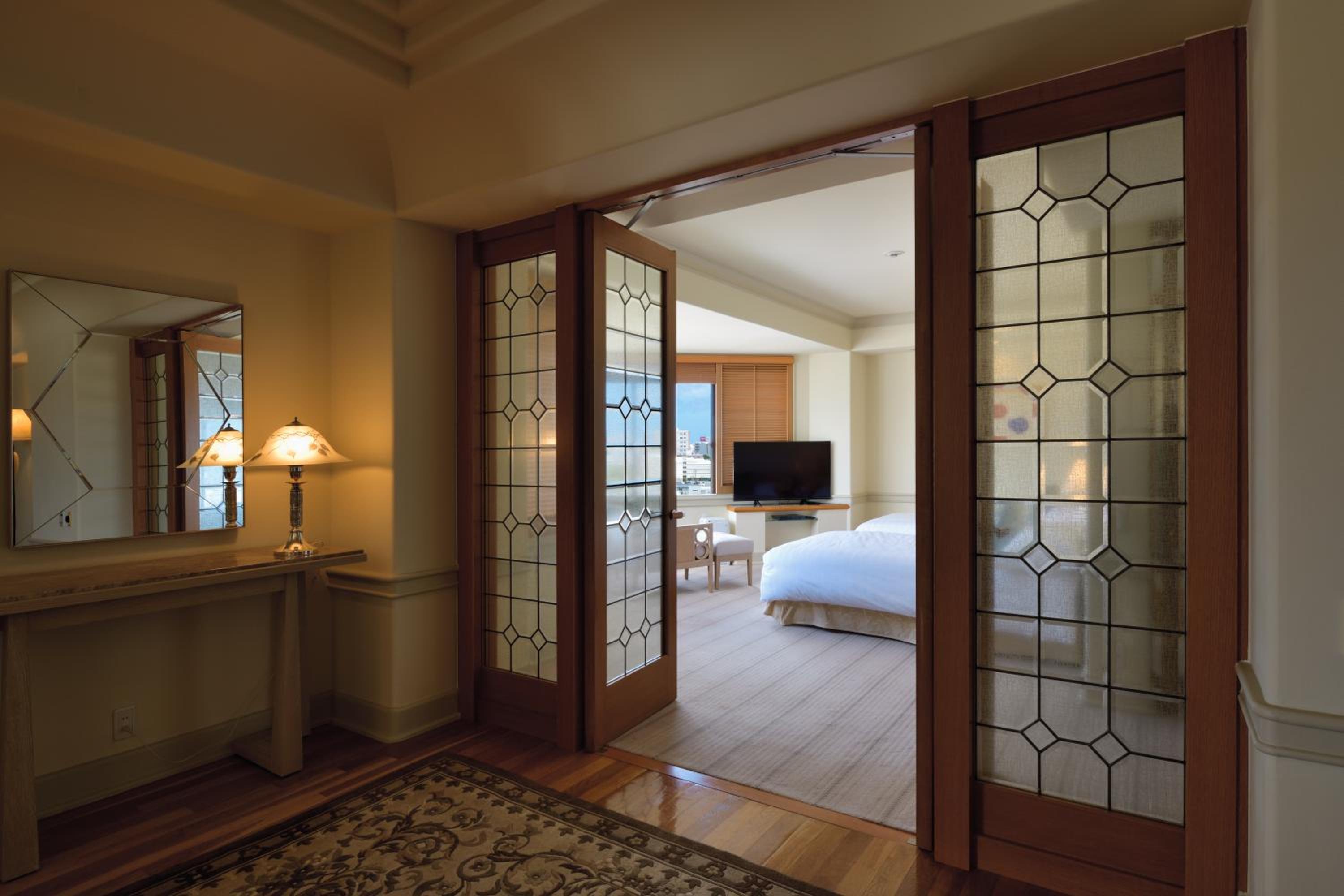 Penthouse Suite, Lounge Access