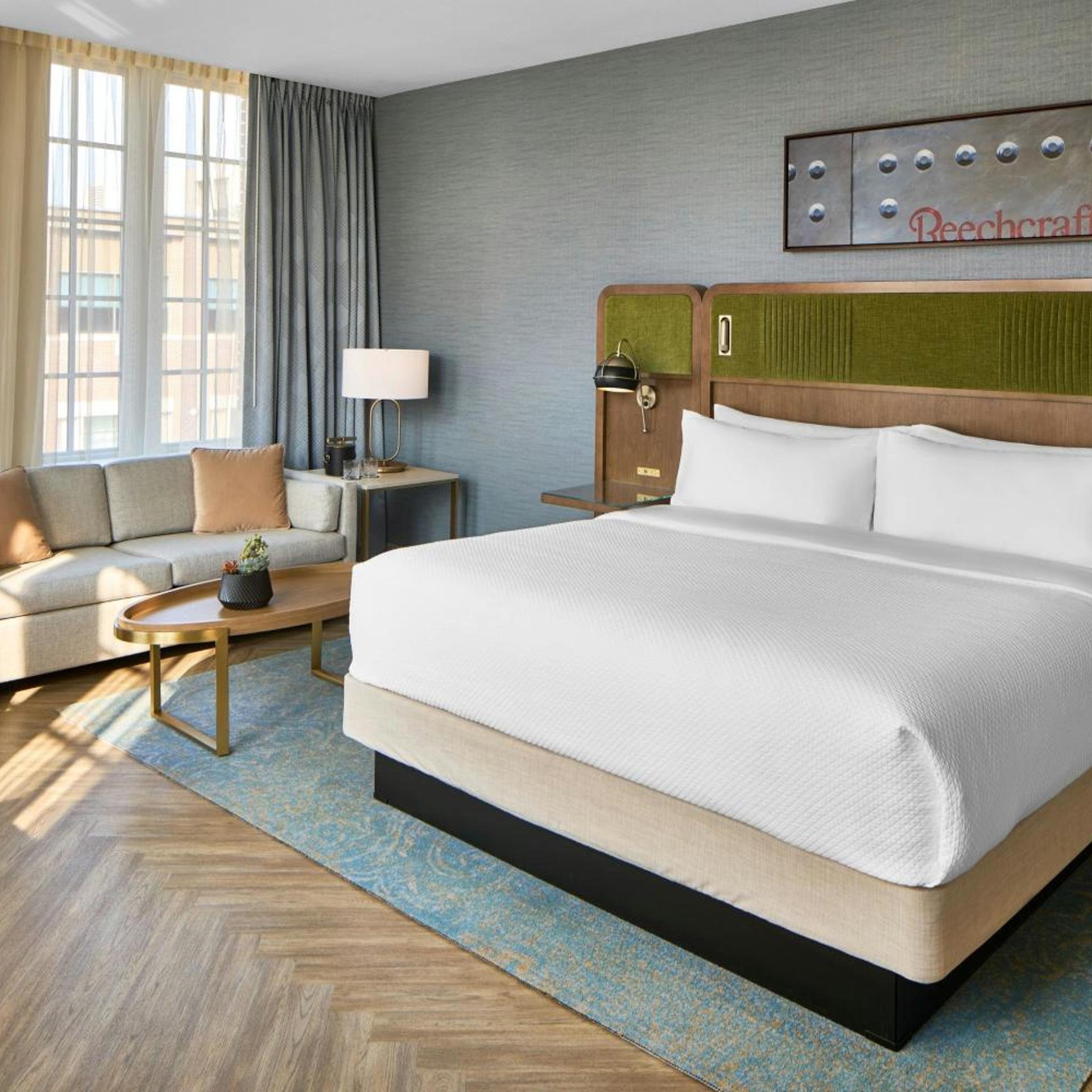 Denali, Suite, King Bed, City View