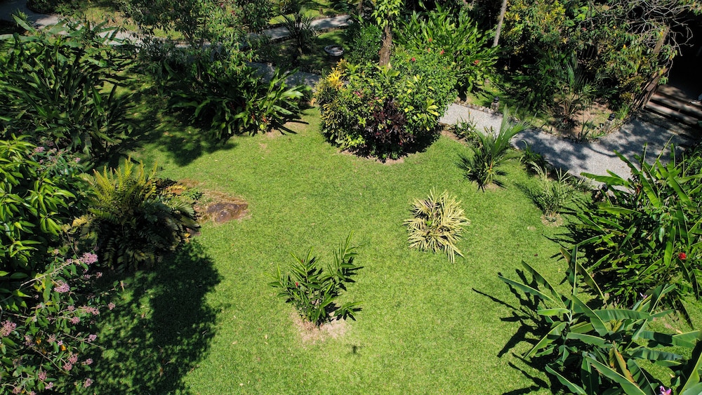 THE LODGE AT PICO BONITO 75/76