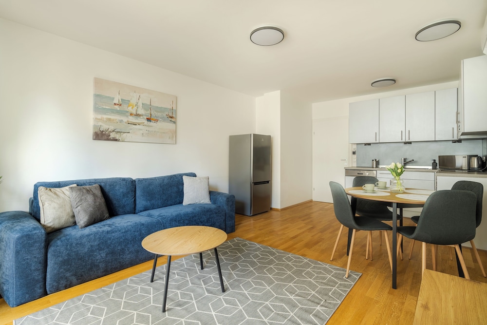 Ambiente Serviced Apartments - Centre 32/50